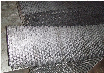 博罗菱形钢板网 炳辉网业镀锌菱形钢板网的特种钢板应用与优势